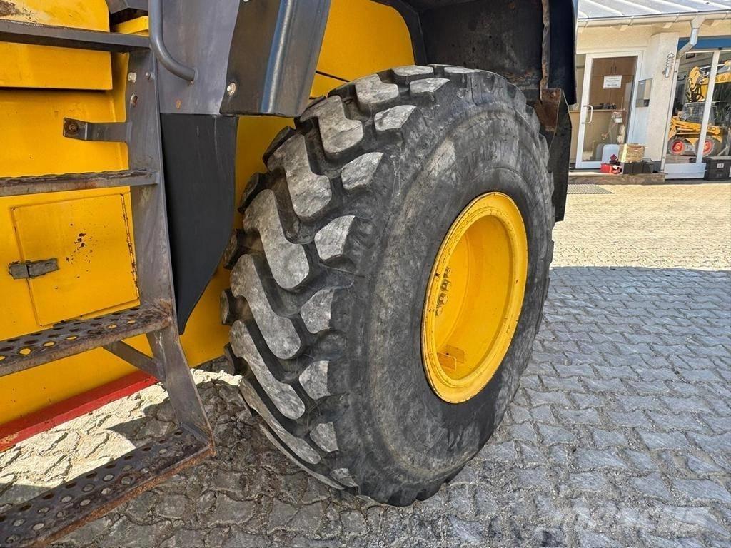 Komatsu WA 320-3H لوادر بعجل