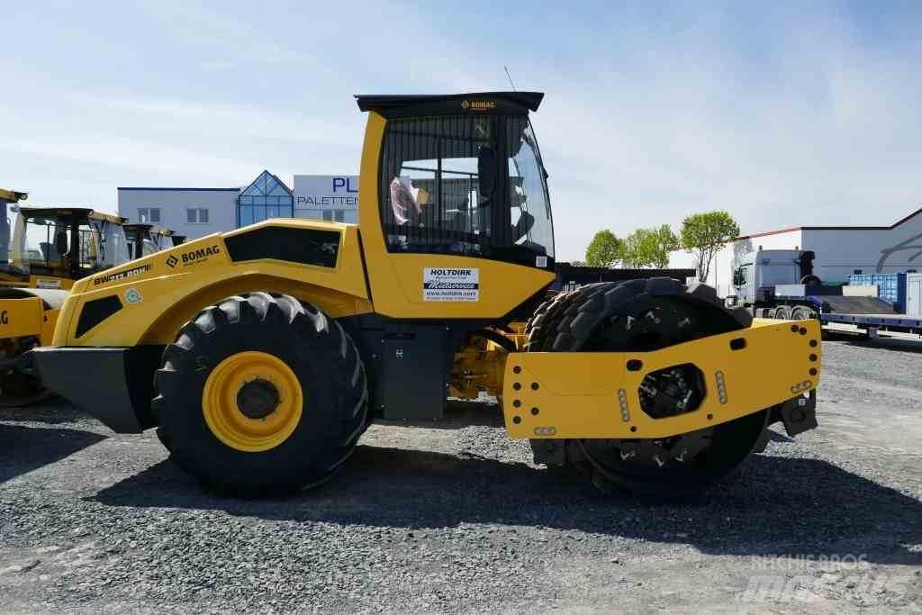 Bomag BW 213 PDH-5 ضاغطات التربة