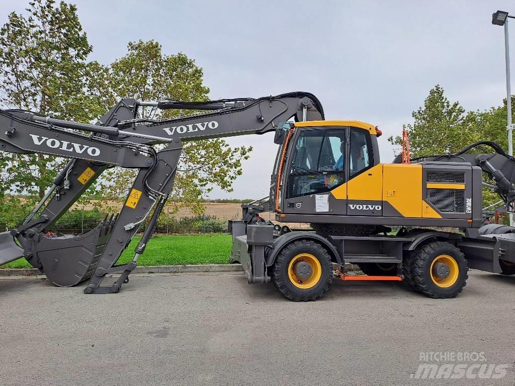 Volvo EW180E حفارات بعجل