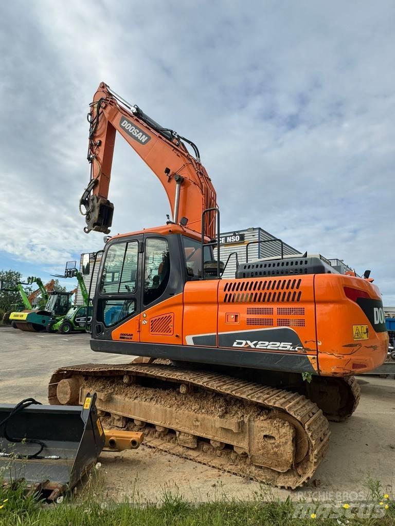 Doosan DX 225 LC-5 حفارات زحافة