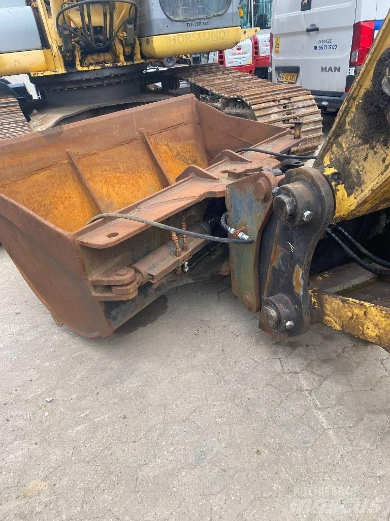 New Holland E 265 حفارات زحافة