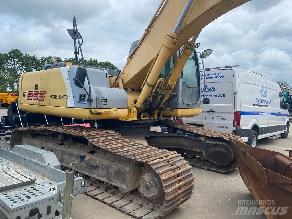 New Holland E 265 حفارات زحافة
