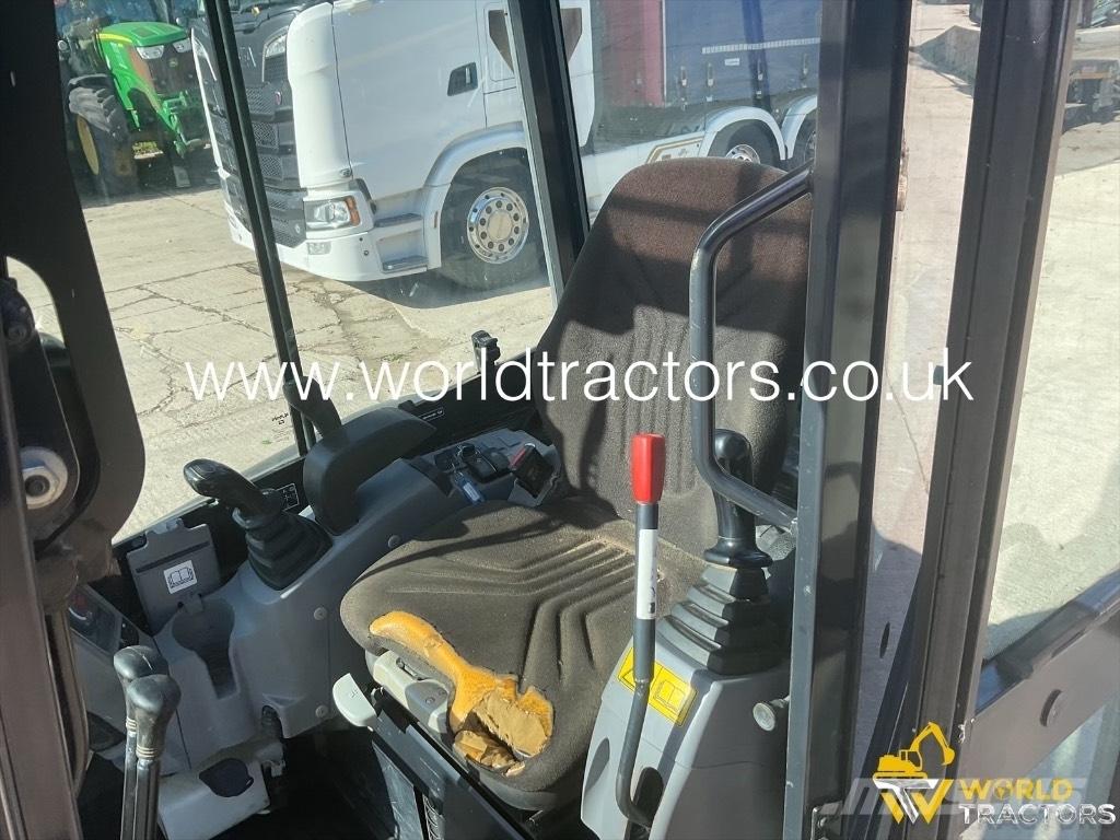 Kubota U 27-4 حفارات صغيرة أقل من 7 طن (حفارات صغيرة)