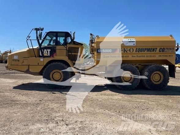 CAT 725C صهاريج مياه