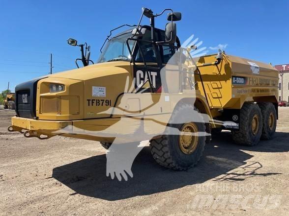 CAT 725C صهاريج مياه