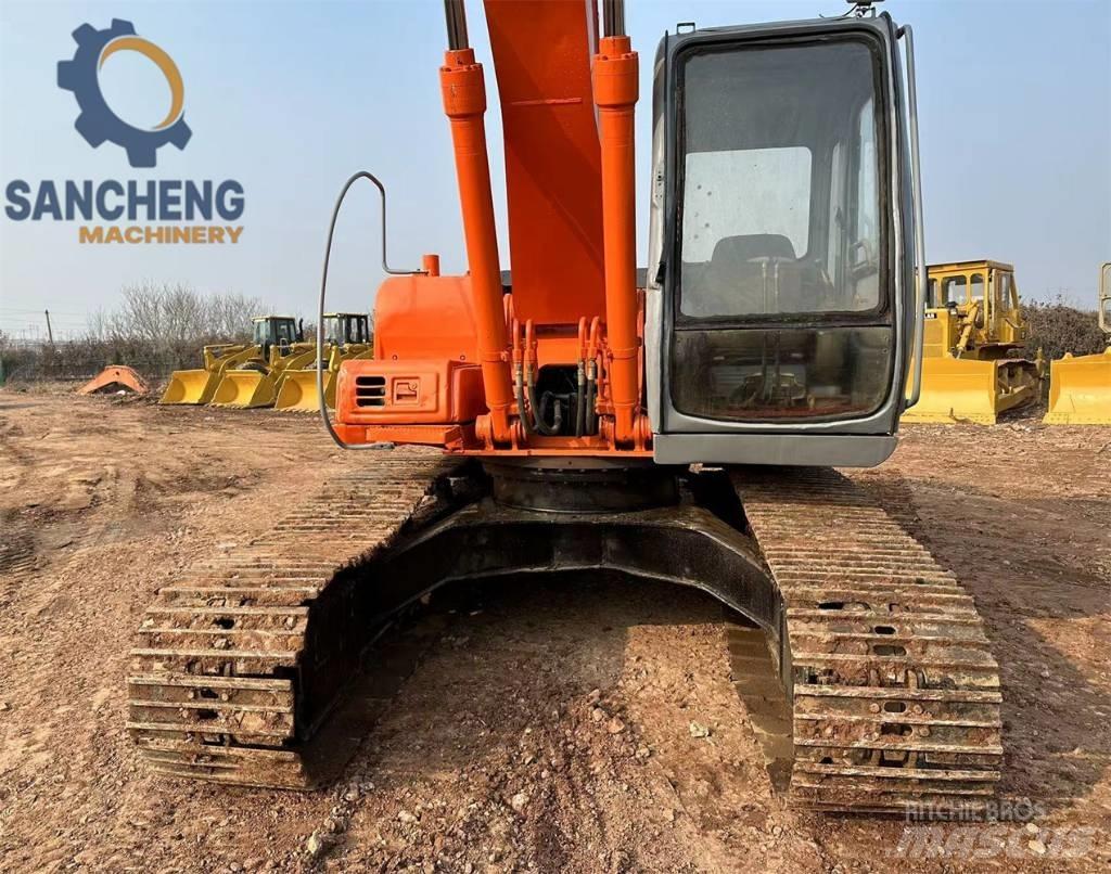 Hitachi EX 200 حفارات زحافة