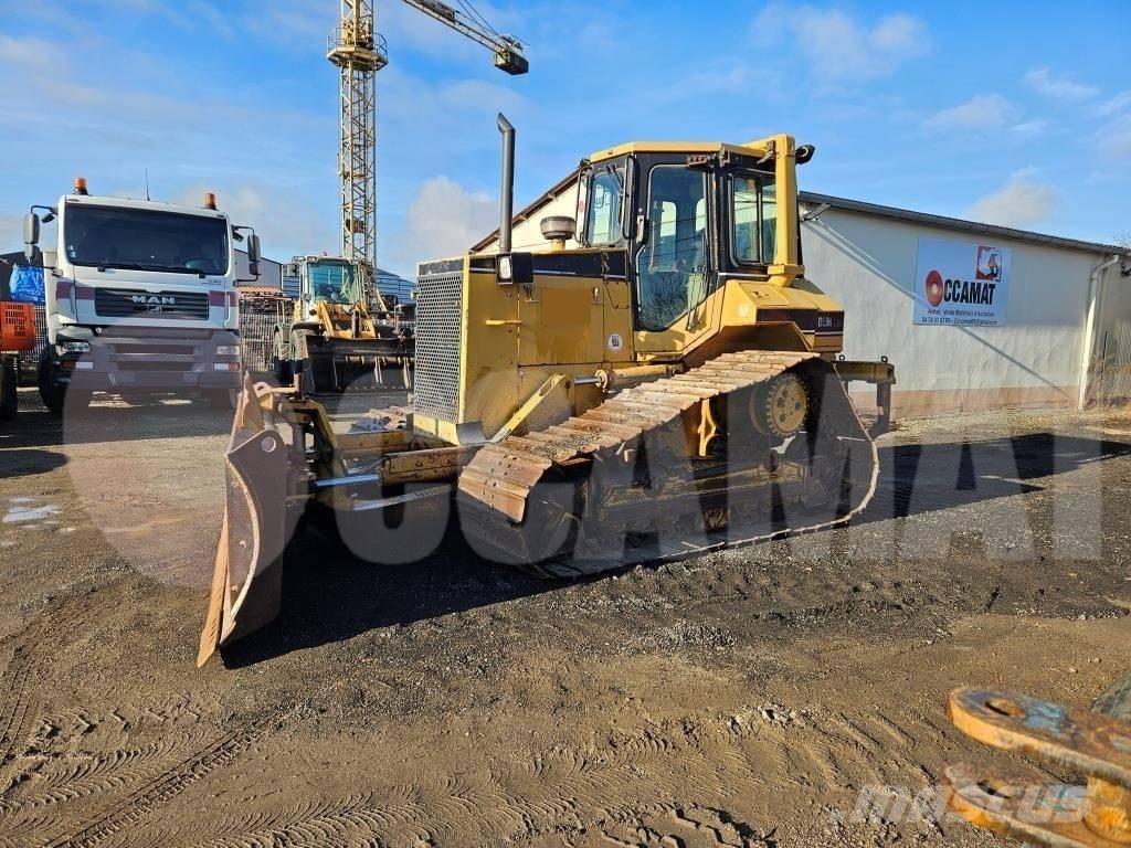 CAT D 5 M LGP بلدوزرات مجنزرة