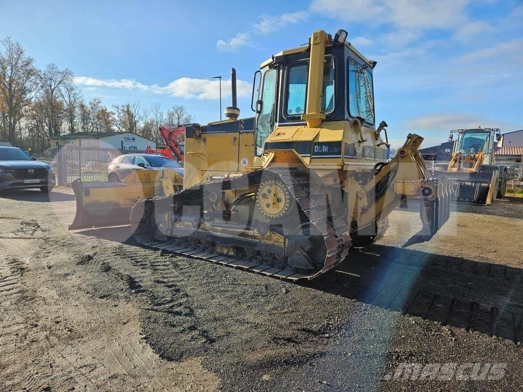 CAT D 5 M LGP بلدوزرات مجنزرة