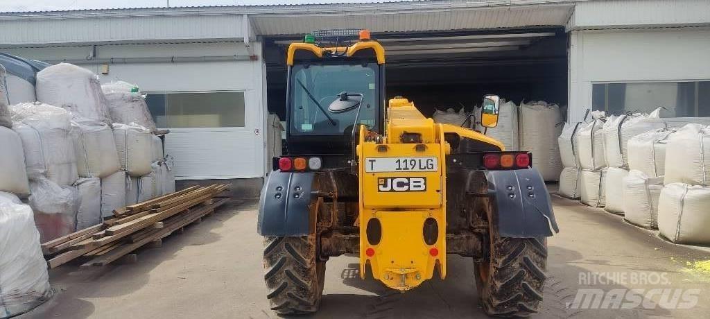 JCB 531-70 مناولات متداخلة