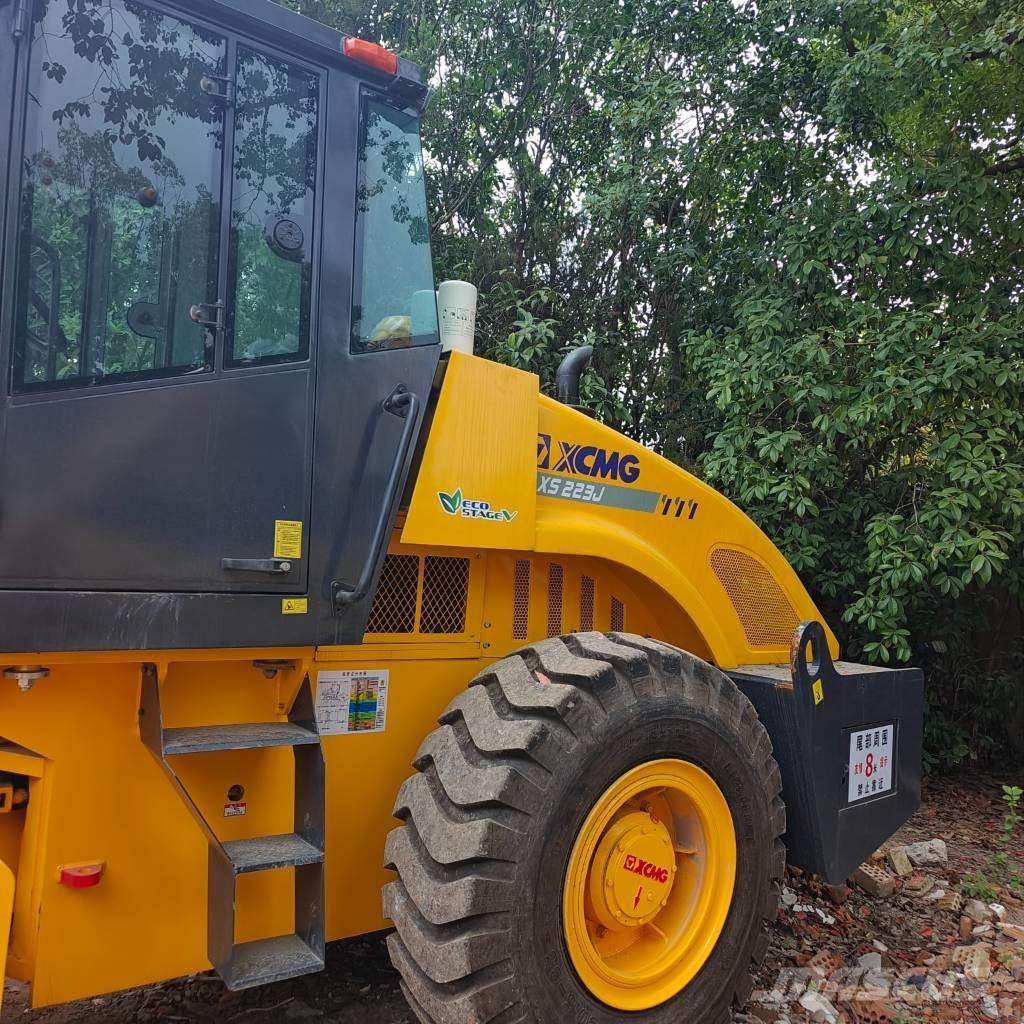 XCMG XS223J مداحل أحادية الأسطوانة
