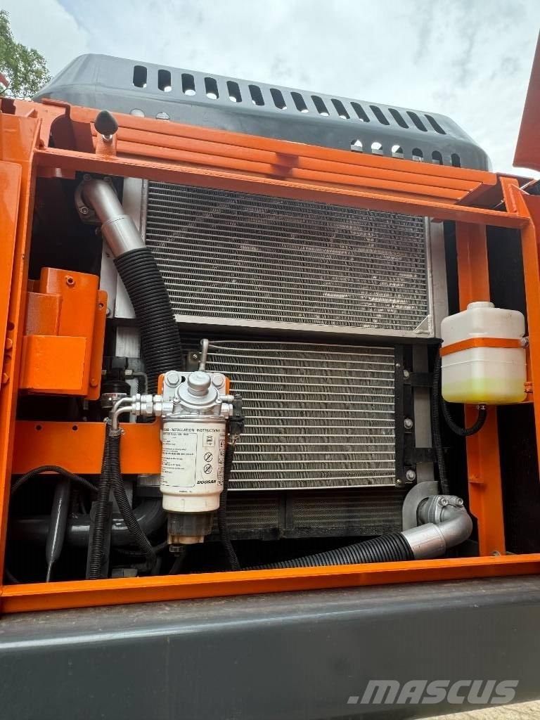 Doosan DX 225 LCA حفارات وسط 7 طن - 12 طن