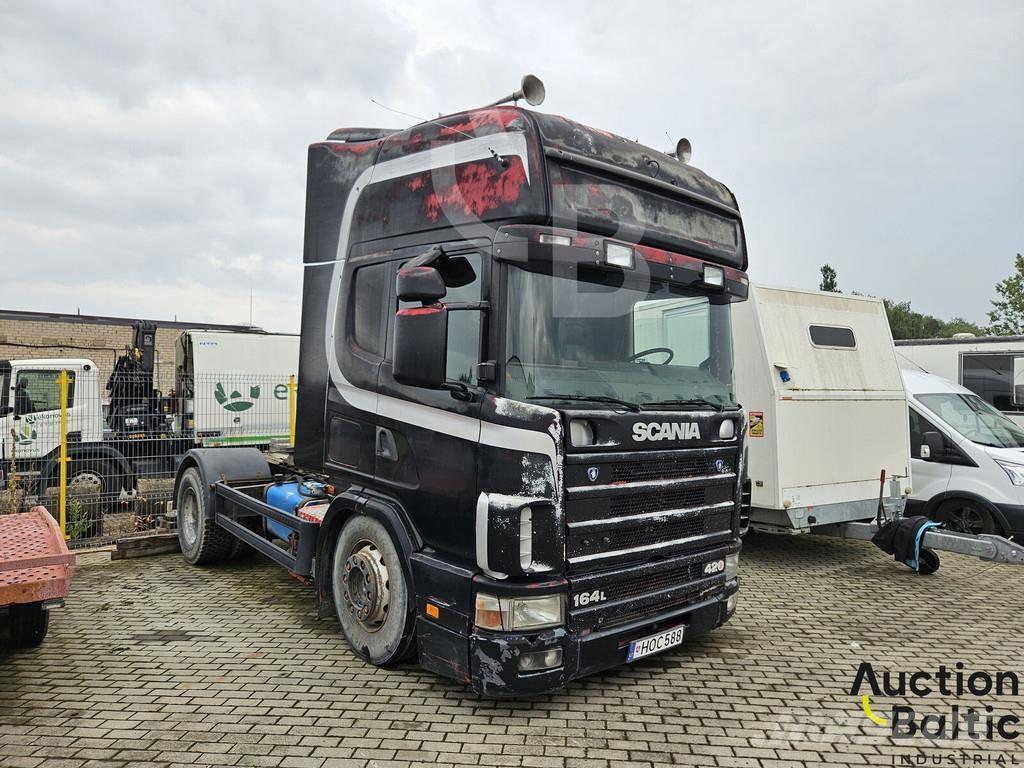 Scania 420 وحدات الجر