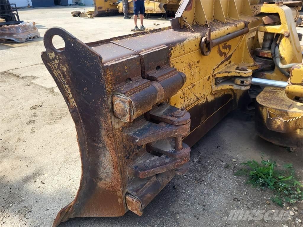 CAT D6N LGP أخرى