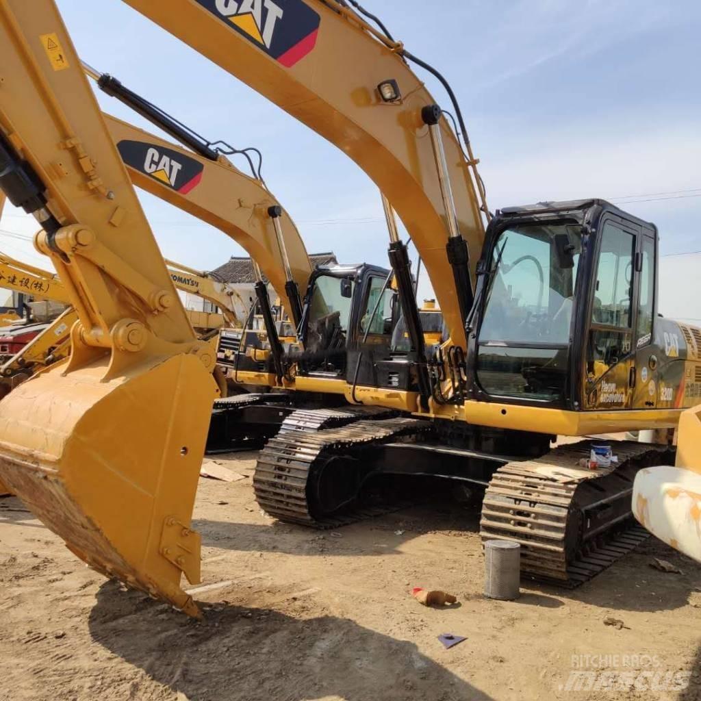 CAT 320D حفارات زحافة