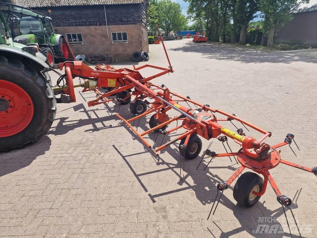 Kuhn 8501 MHO مكابس وميبسات التبن