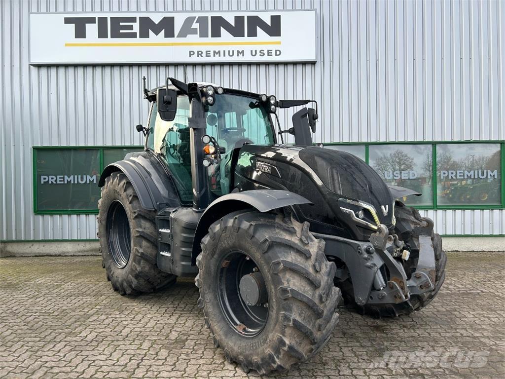 Valtra T195 الجرارات