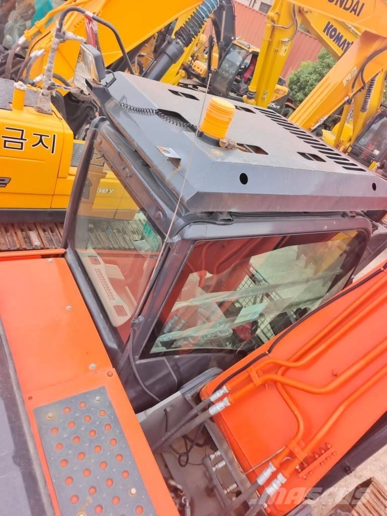Hitachi ZAXIS 200 3G حفارات زحافة
