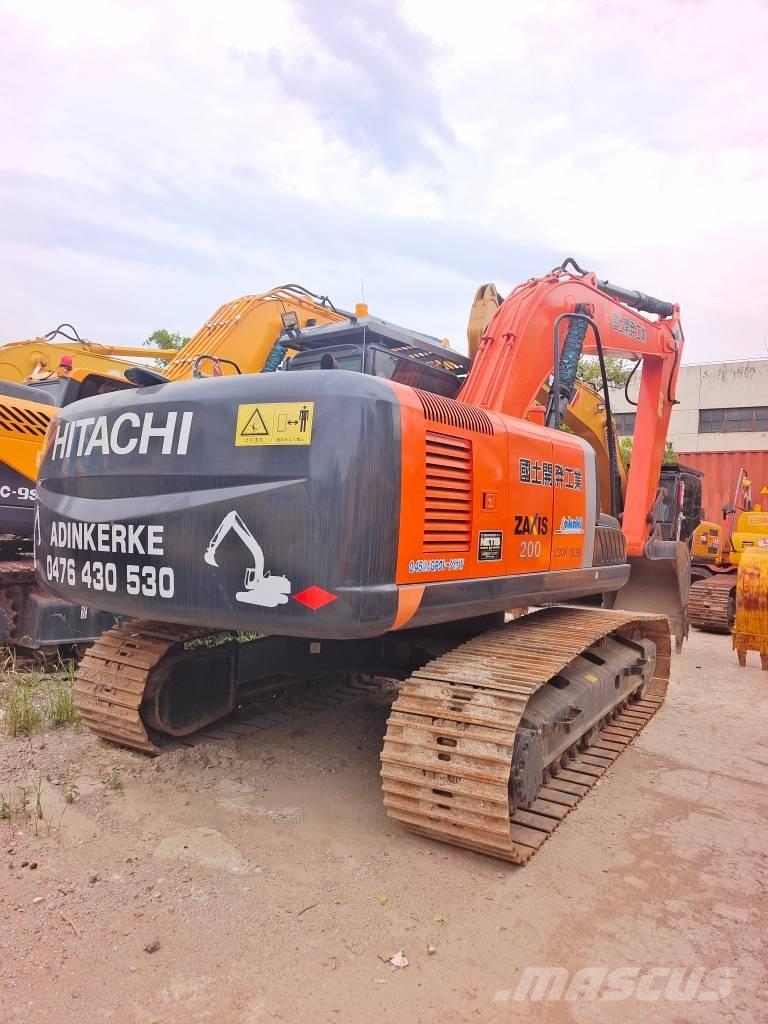 Hitachi ZAXIS 200 3G حفارات زحافة