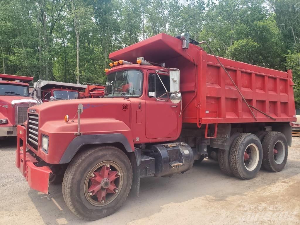 Mack RD690SX شاحنات قلابة