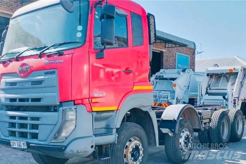 UD CGE 370 8x4 شاحنات أخرى