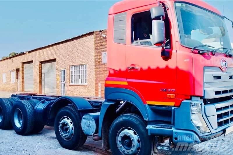 UD CGE 370 8x4 شاحنات أخرى