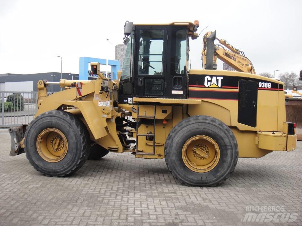 CAT 938 لوادر بعجل