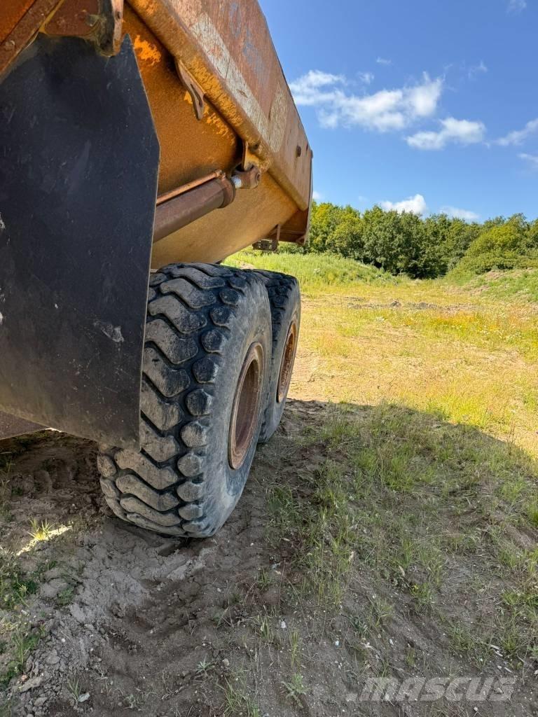 Volvo A 25 C عربات نقل قلابة للمواقع