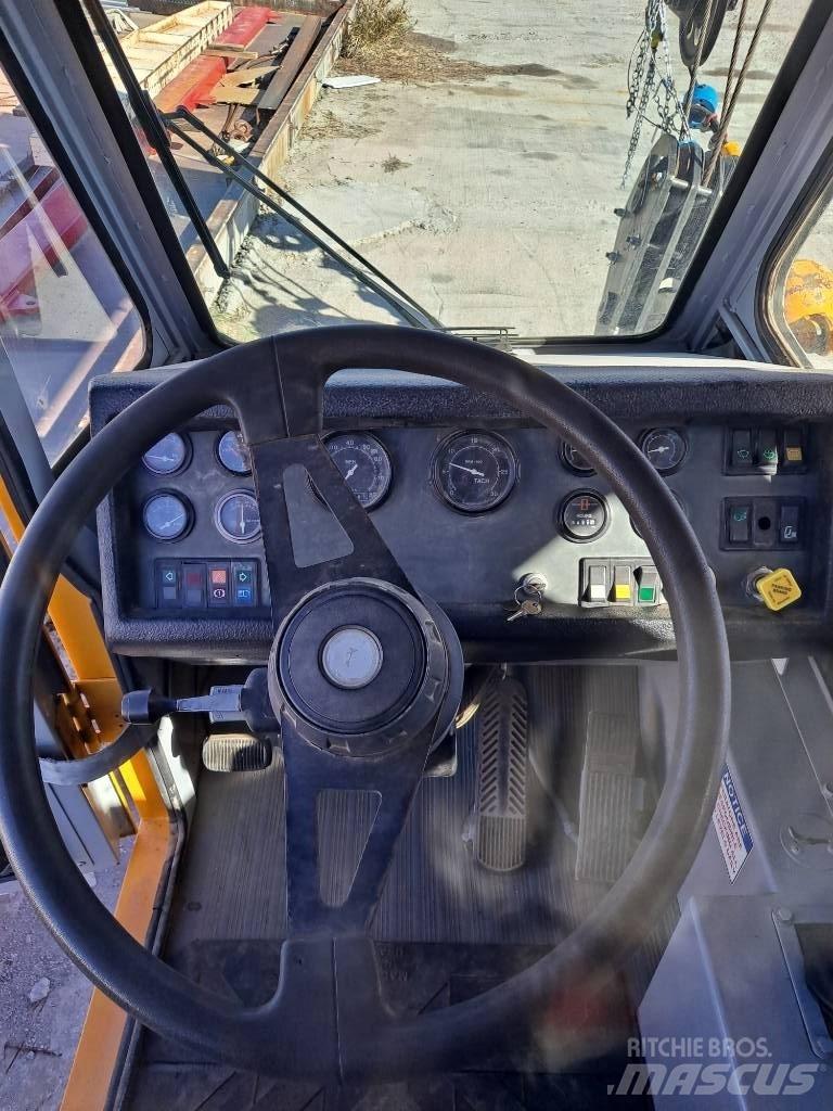 P&H CNT 650 رافعات مجنزرة