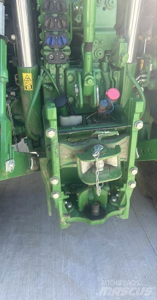 John Deere 6250R الجرارات