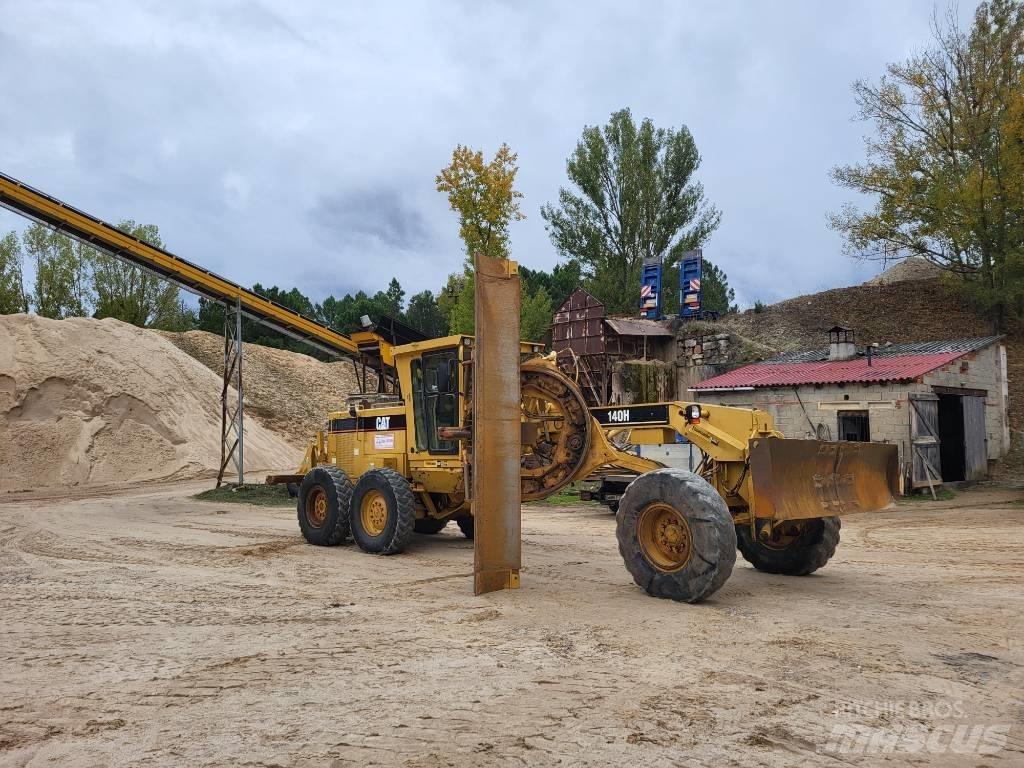 CAT 140 H معدات تمهيد الطرق