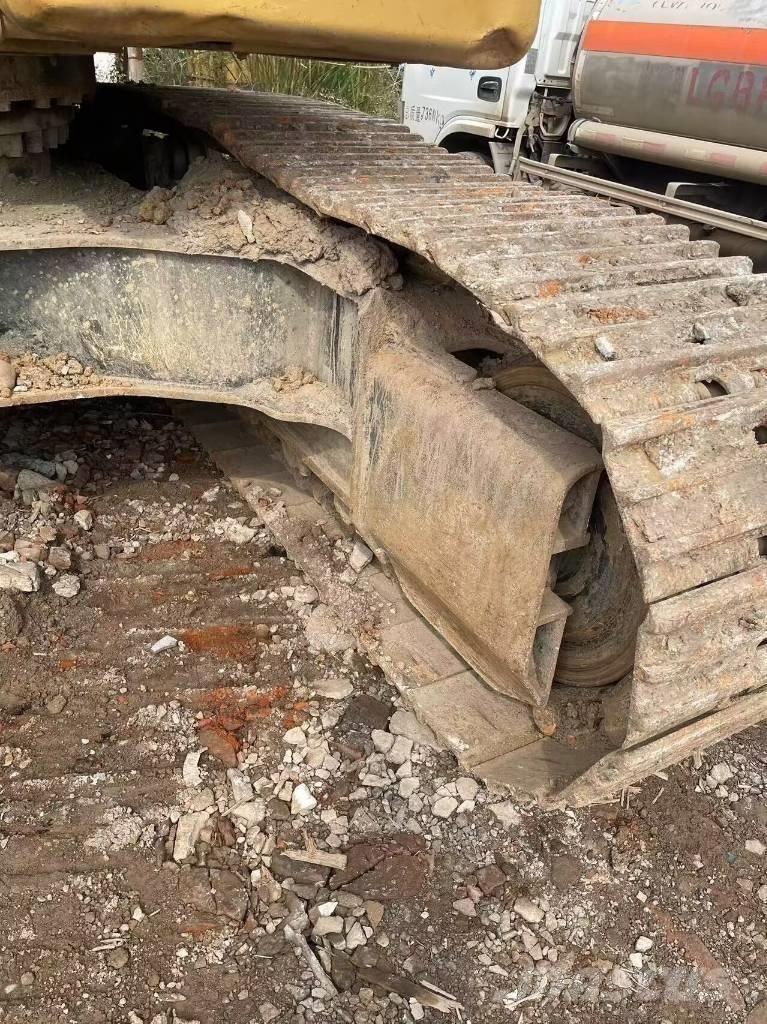 CAT 336 حفارات زحافة