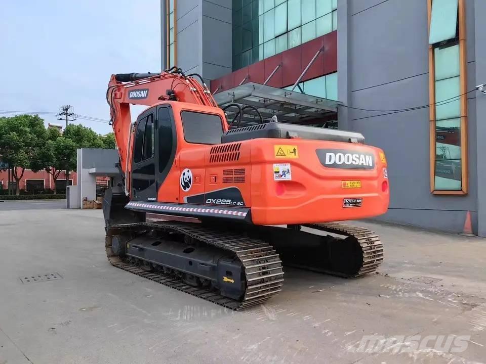 Doosan DX225LC-9C حفارات زحافة