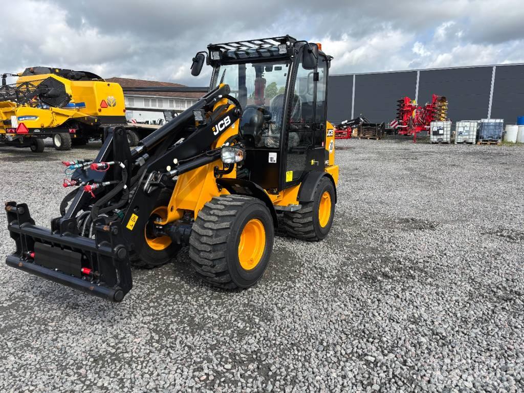 JCB 403 لوادر صغيرة