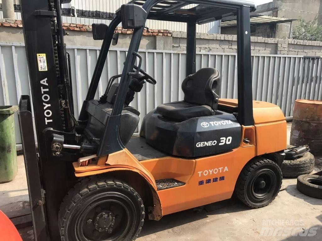Toyota FD 30 شاحنات الديزل