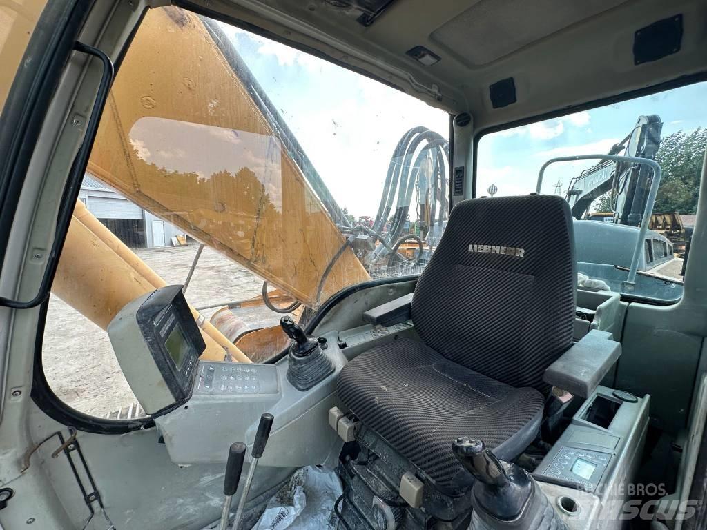 Liebherr R 924 C حفارات زحافة
