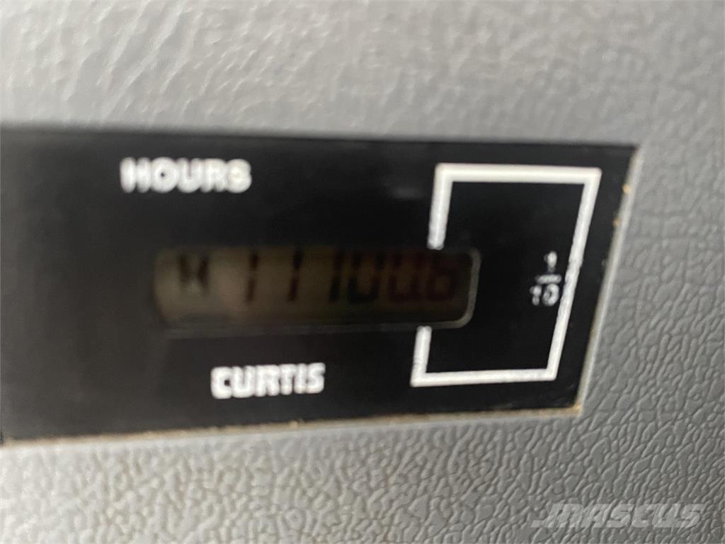Hyundai HX520L حفارات زحافة