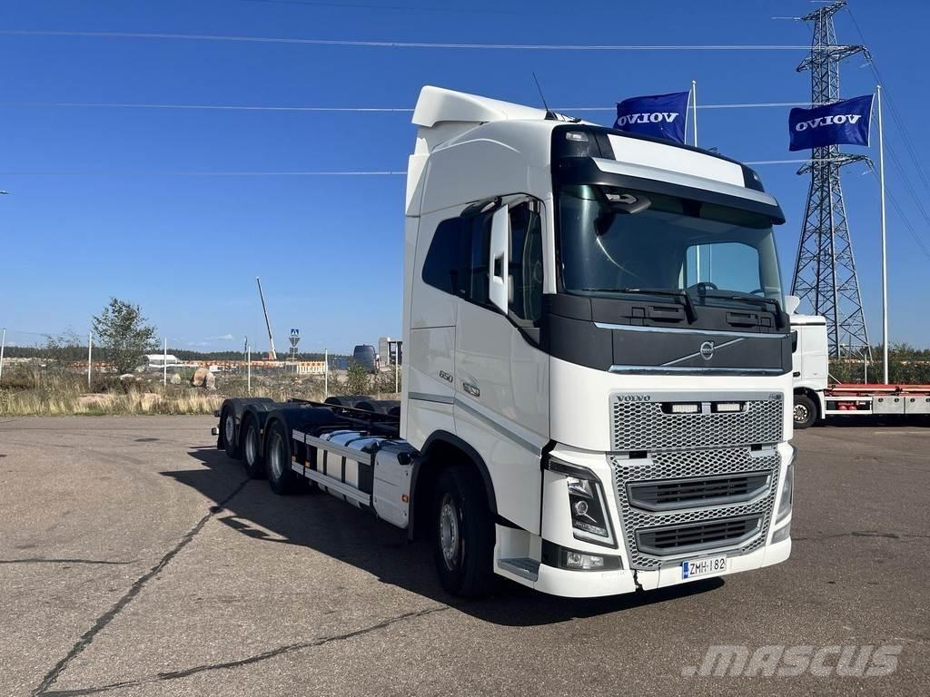 Volvo FH شاحنات بمقصورة وهيكل