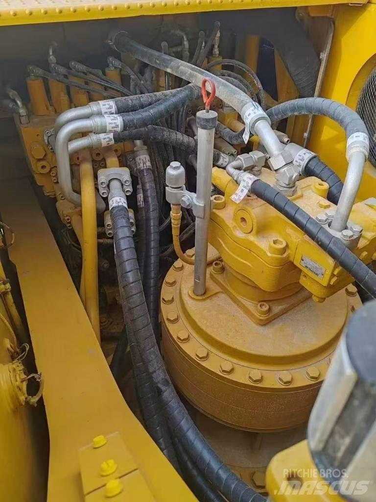 CAT 340 D L حفارات زحافة