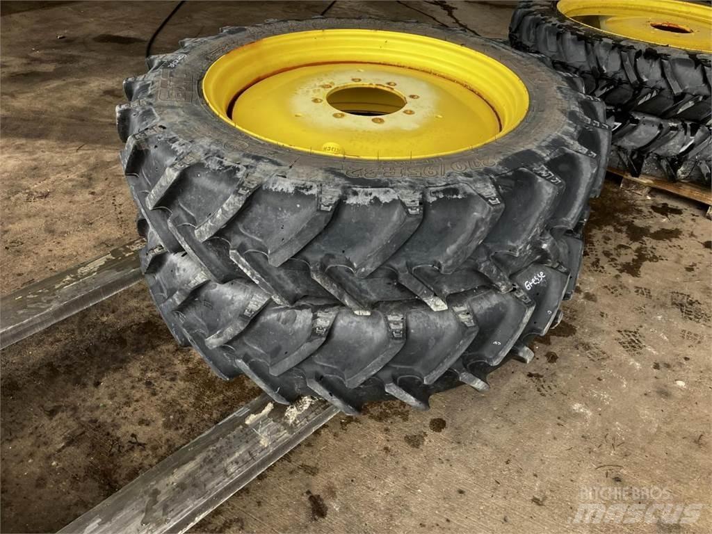 BKT 270/95R32 الإطارات والعجلات والحافات