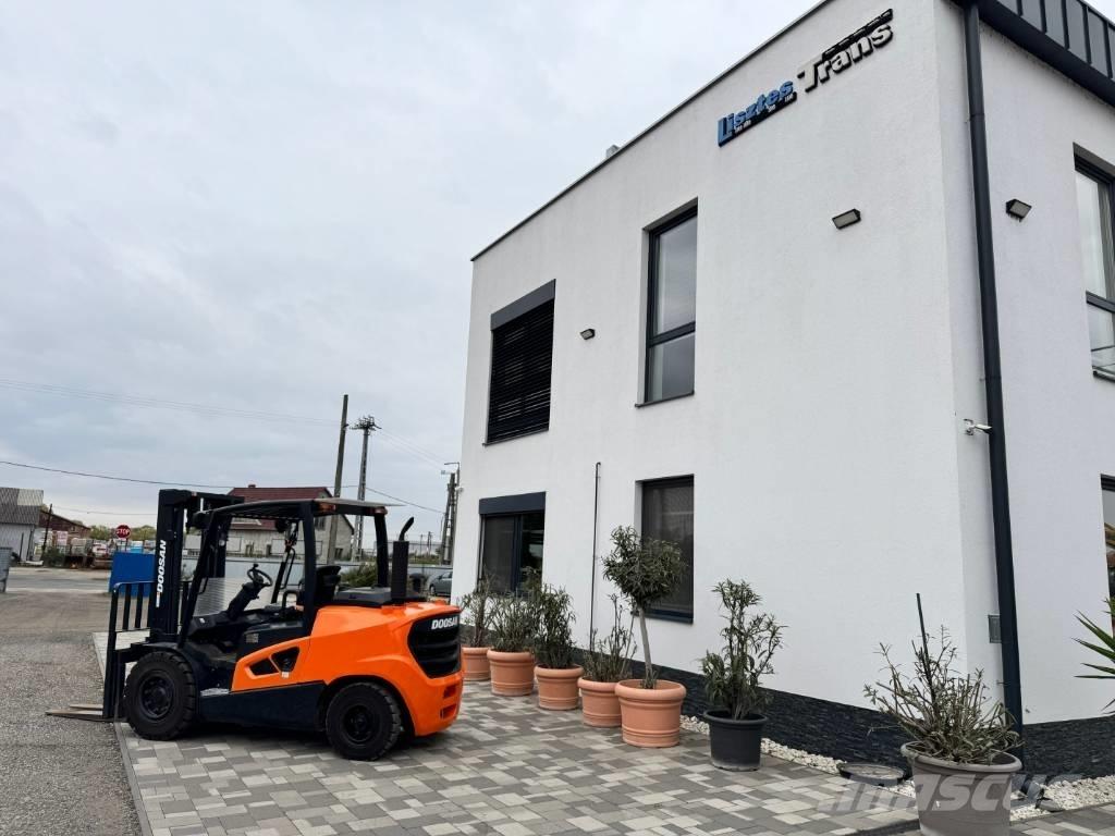 Doosan D 50,  130üó!!! 5t شاحنات الديزل