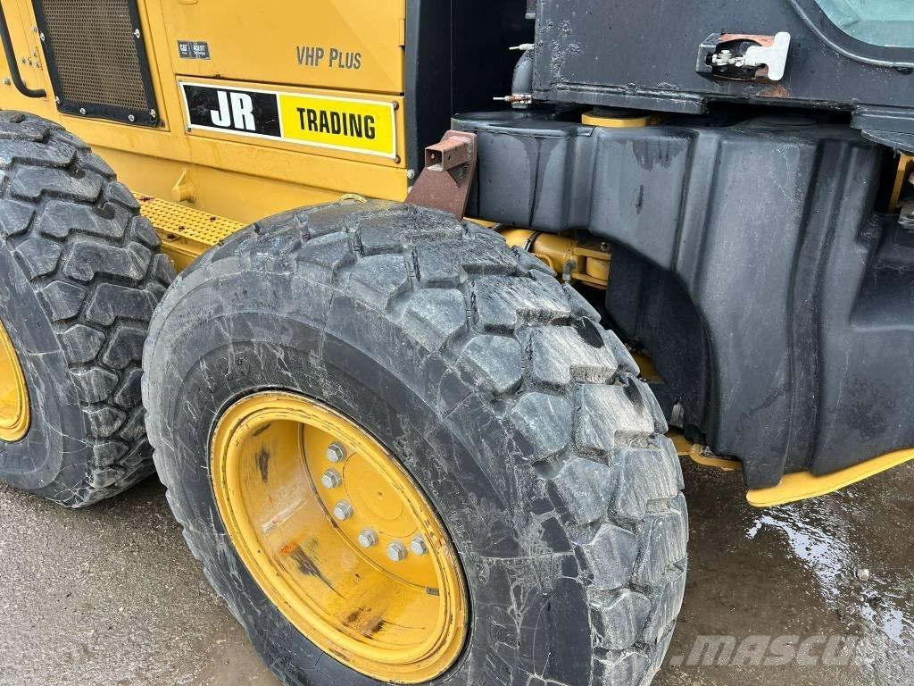 CAT 140 M AWD معدات تمهيد الطرق