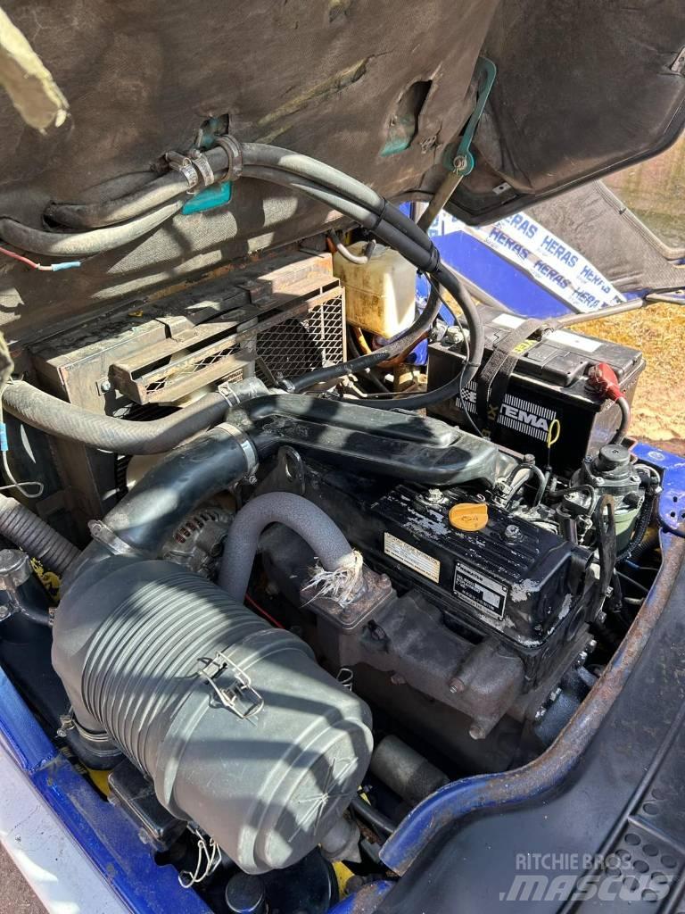 Komatsu FD 30 T-14 شاحنات الديزل