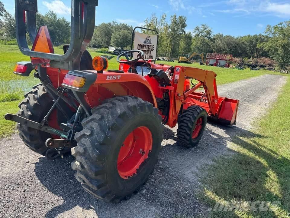Kubota L 2501 HST الجرارات