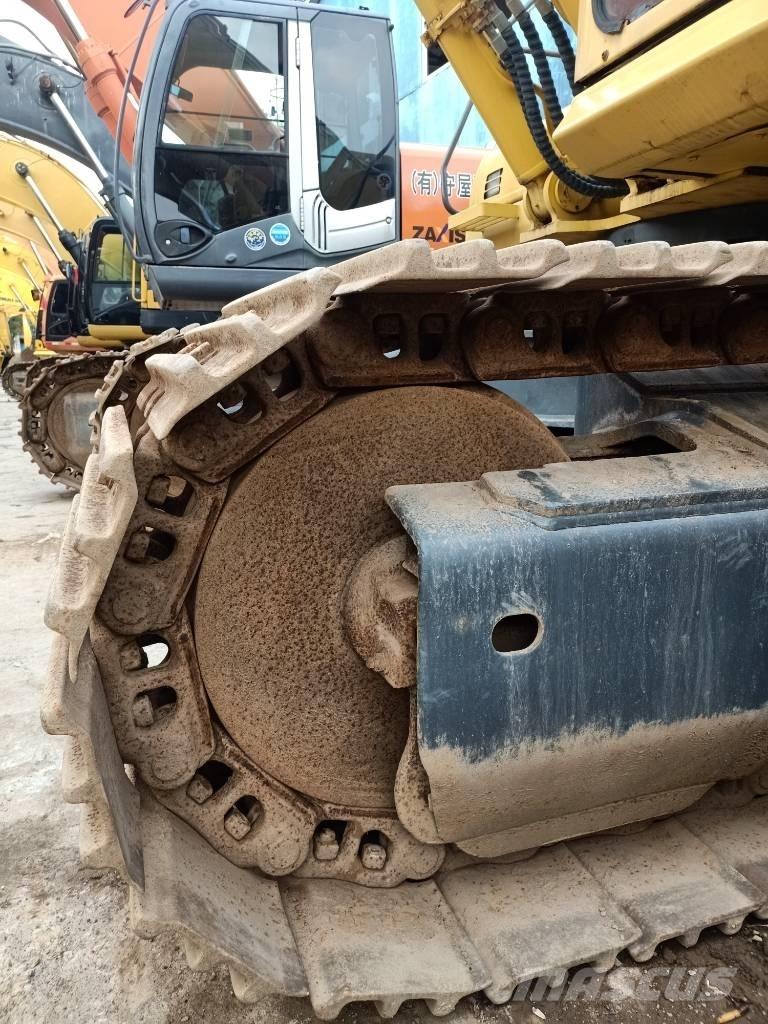 Komatsu PC400-7 حفارات زحافة