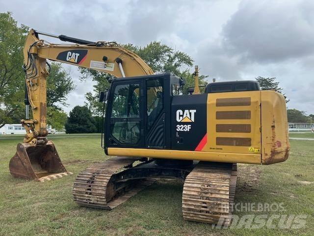  2017 CAT 323 FL حفارات زحافة