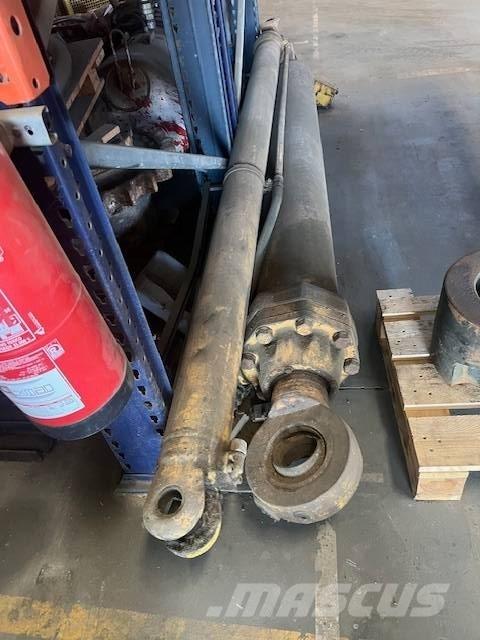 Volvo A25C هيدروليات