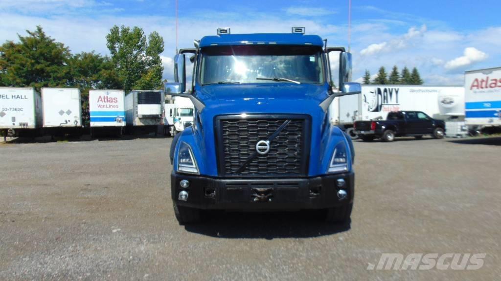 Volvo VNX 300 شاحنات أخرى