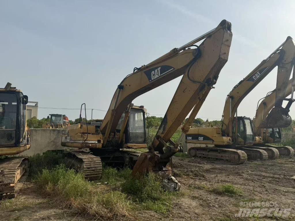 CAT 320 B L حفارات زحافة