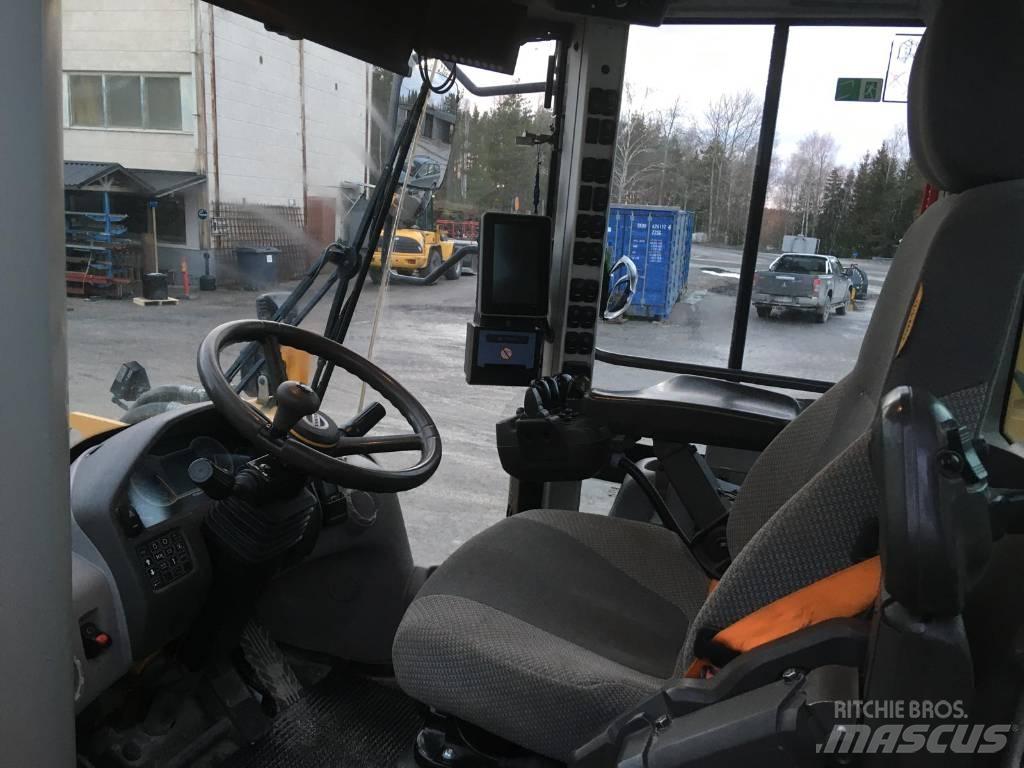 Volvo L 120 H لوادر بعجل