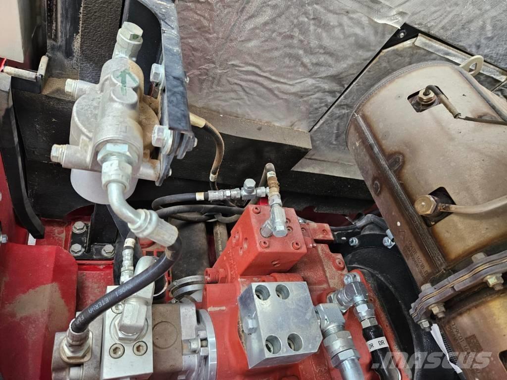 Takeuchi TB 290-2 حفارات وسط 7 طن - 12 طن